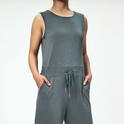 Ermeløs enkel jumpsuit